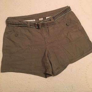 Venezia khaki shorts